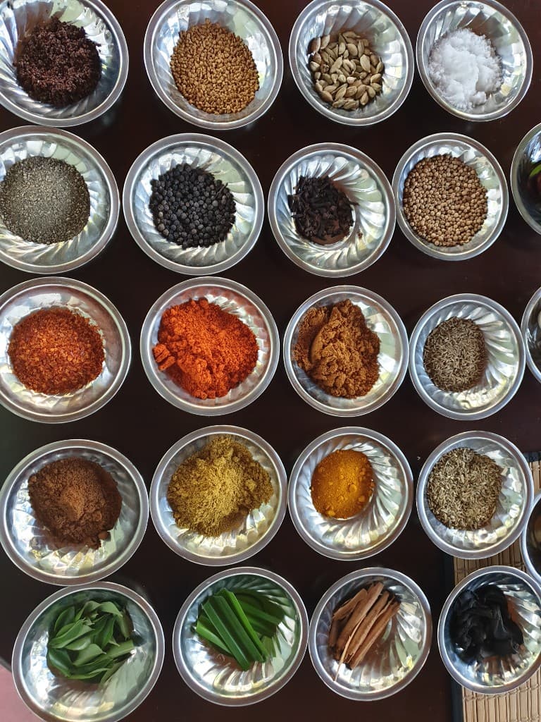 Ayurvedisch-Zutaten & bewusste Küche